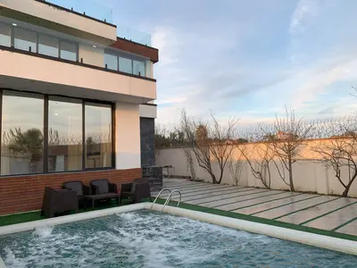 ویلا دوخوابه دوبلکس استخردار فرح آباد