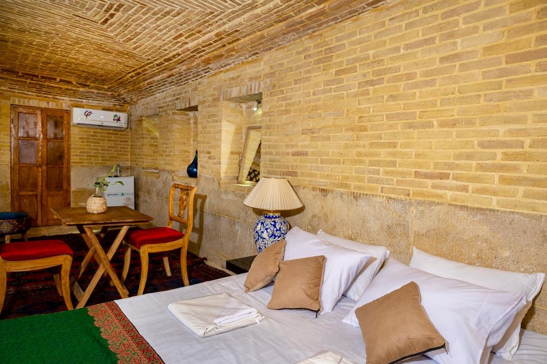 آبان - واحد یاس