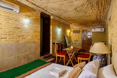 اقامتگاه سنتی آبان - واحد یاس