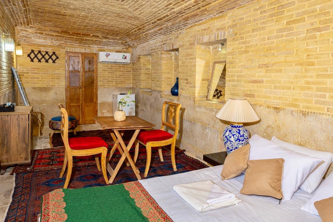 آبان - واحد یاس