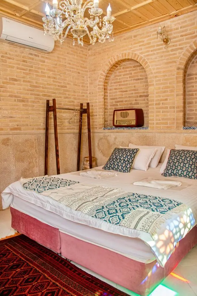 اقامتگاه سنتی آبان - واحد رز