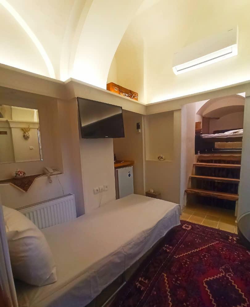 اقامتگاه سنتی سرای صباغیان - واحد فیروزه