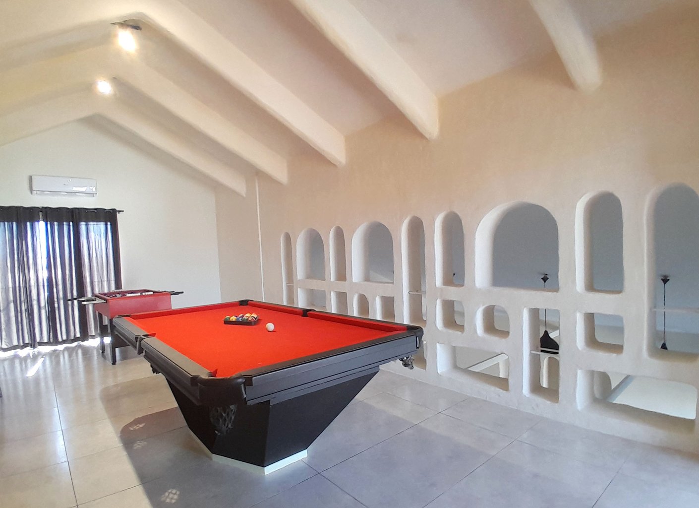 چهارخوابه تریپلکس استخردار آبگرم سفید