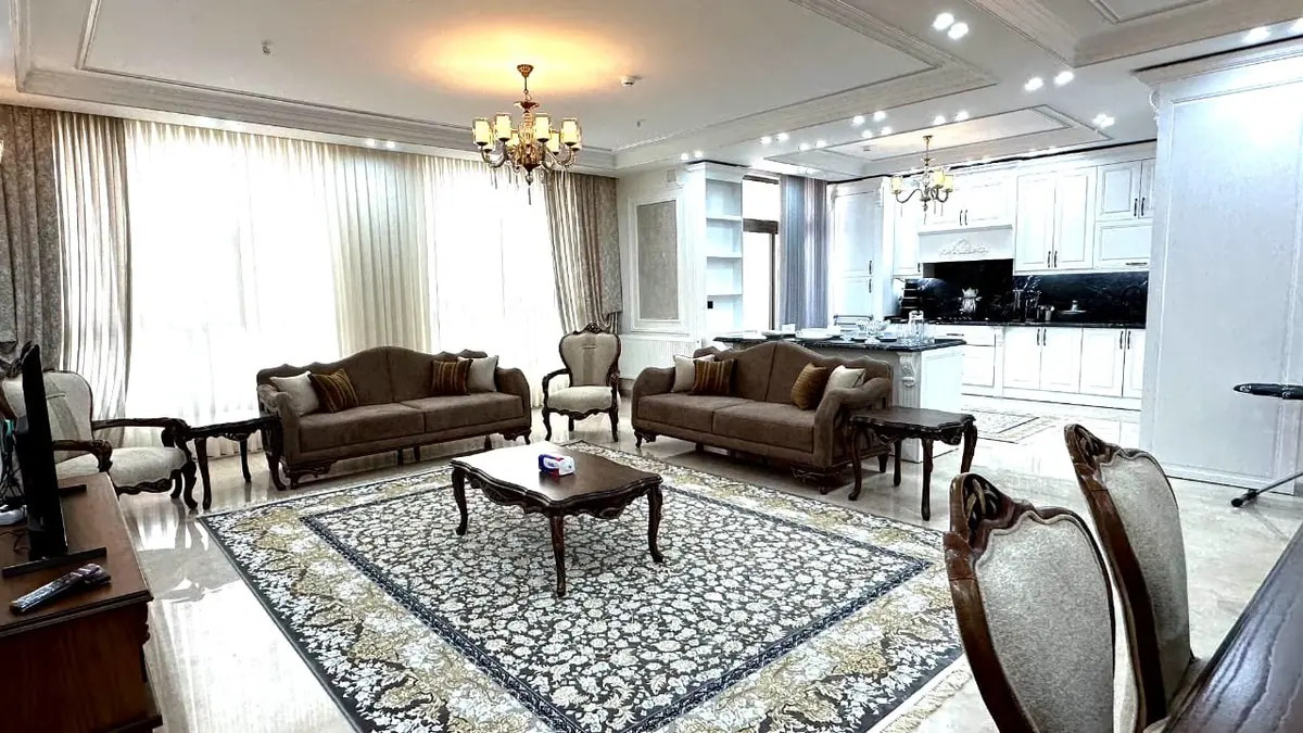 آپارتمان سه خوابه رویال صالح پور