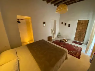 بومگردی داماهی - واحد سالمونت