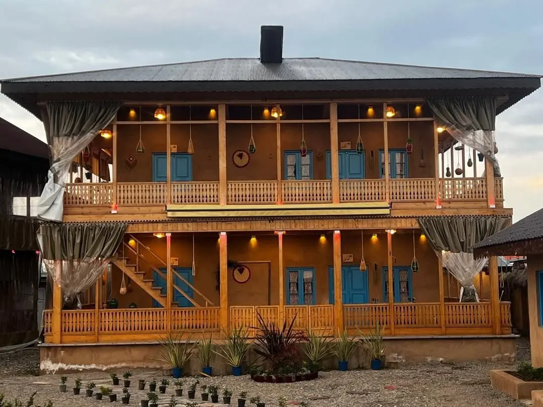 بوم گردی انارگول - واحد تی تی