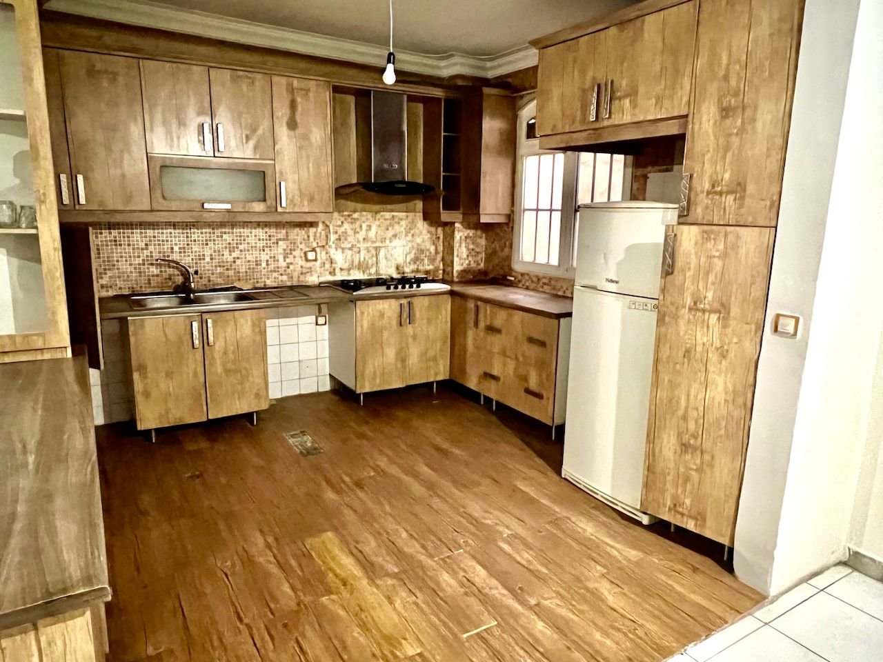 آپارتمان دوخوابه بهنام آیت الله کاشانی ۴