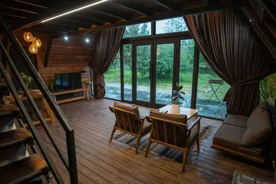 کلبه دوخوابه سوئیسی چوبی ژیمون