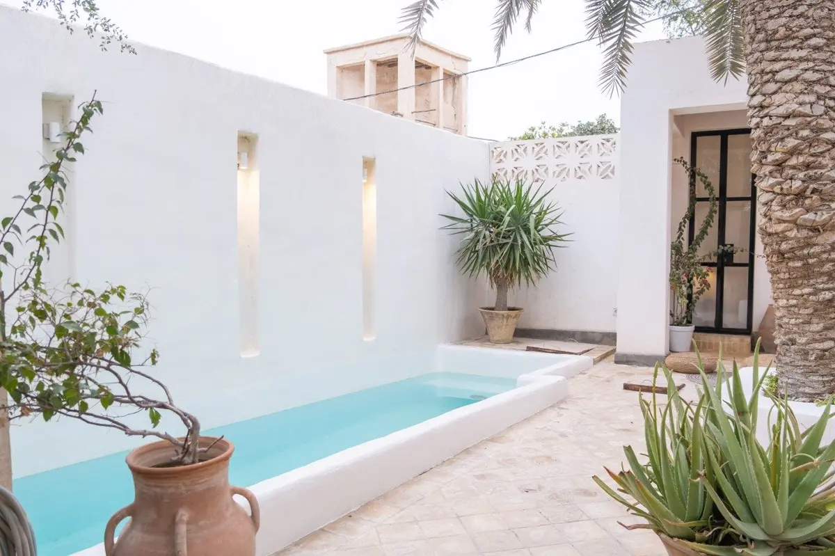 بوم گردی سه خوابه ساحلی استخردار خانه باور