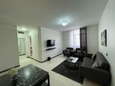 آپارتمان دوخوابه جکوزی دار رویال هاوس کوروش مال 1