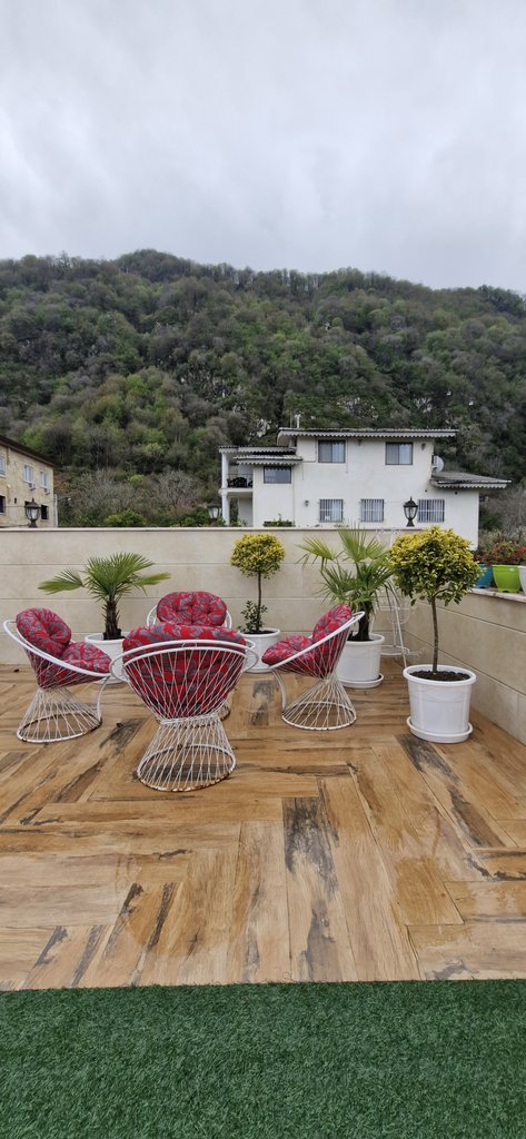 دوخوابه جنگلی استخردار سفید تمشک