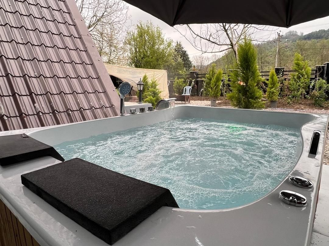 کلبه دوخوابه سوئیسی جکوزی دار چاله سرا