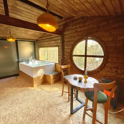 کلبه کوکه - واحد درخش