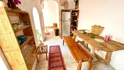 بومگردی دوخوابه ساحلی درخت لیمو