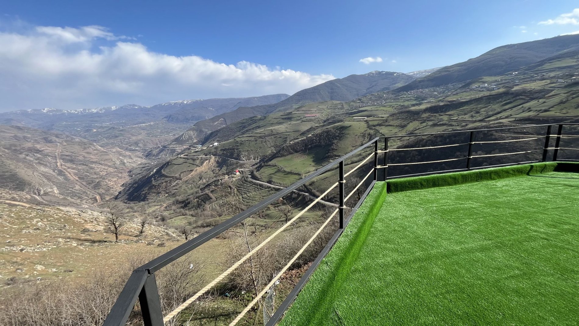 دوخوابه سوئیسی ابرا