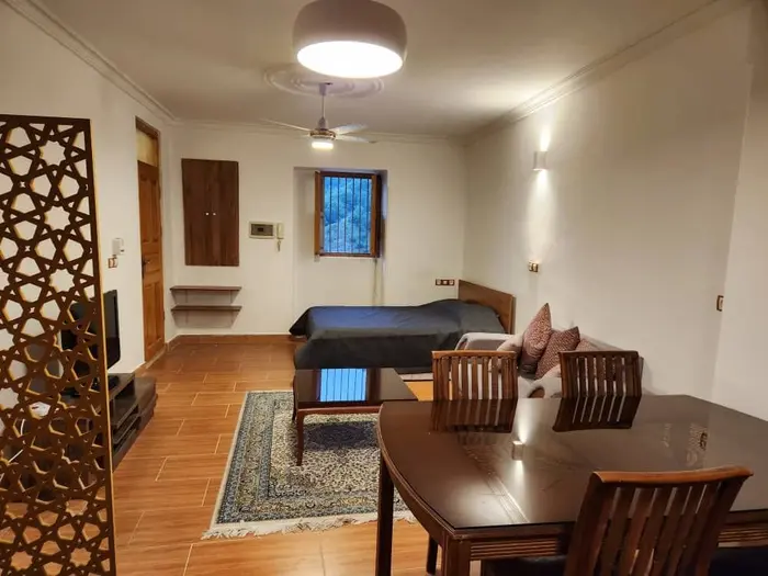 سوئیت فلت فندق دار ۱ - نشیمن و تخت خواب