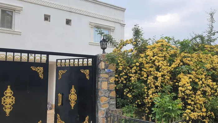 ویلا یک خوابه ریگ چشمه 1 - درب ورودی 