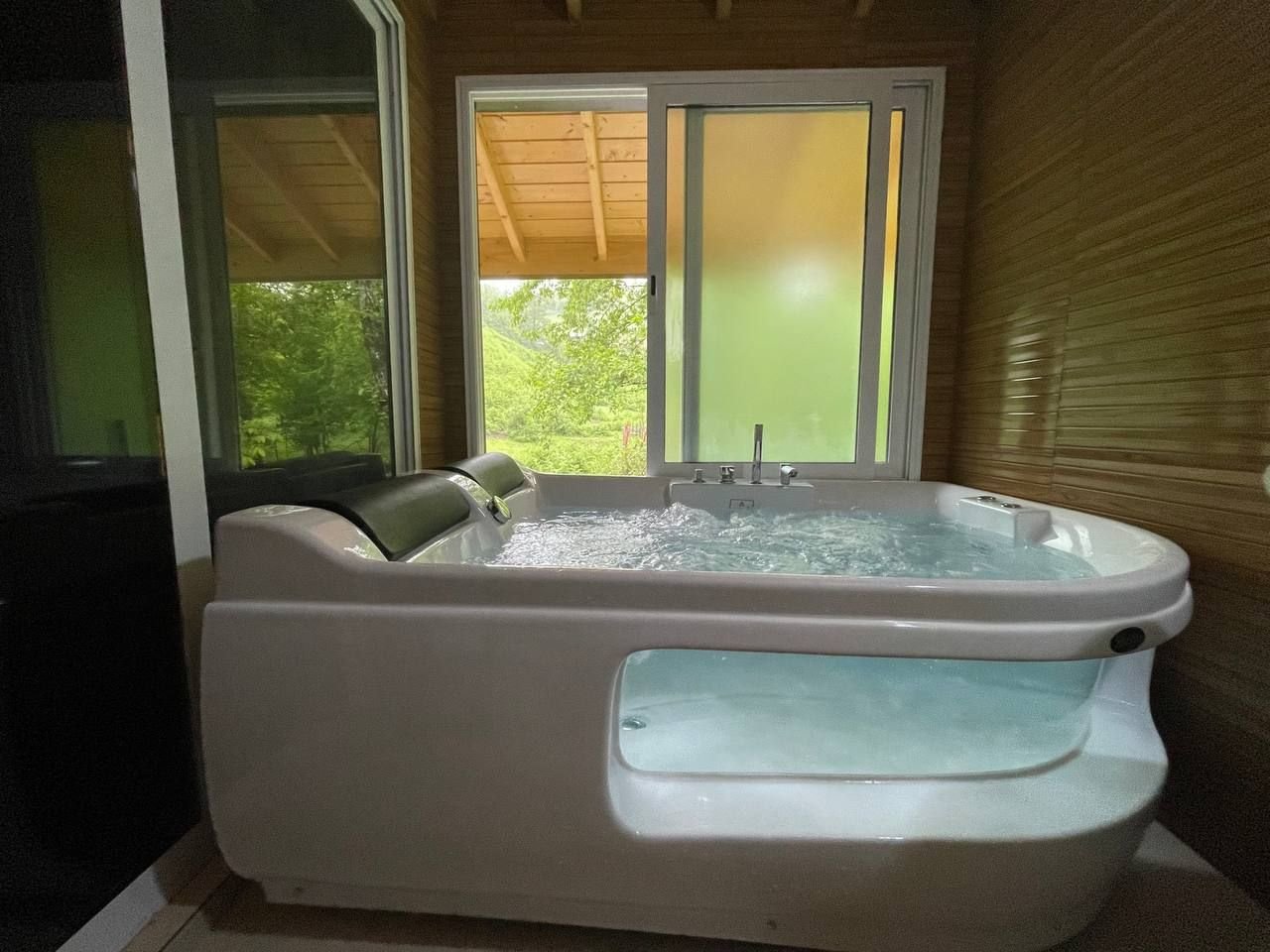 کلبه یک خوابه جنگلی ارده 2 - جکوزی  با ویوی جنگل