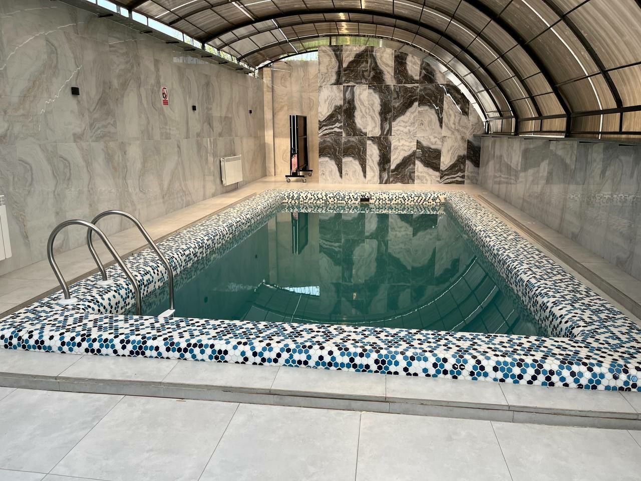 دوخوابه استخردار آبگرم رویال 2