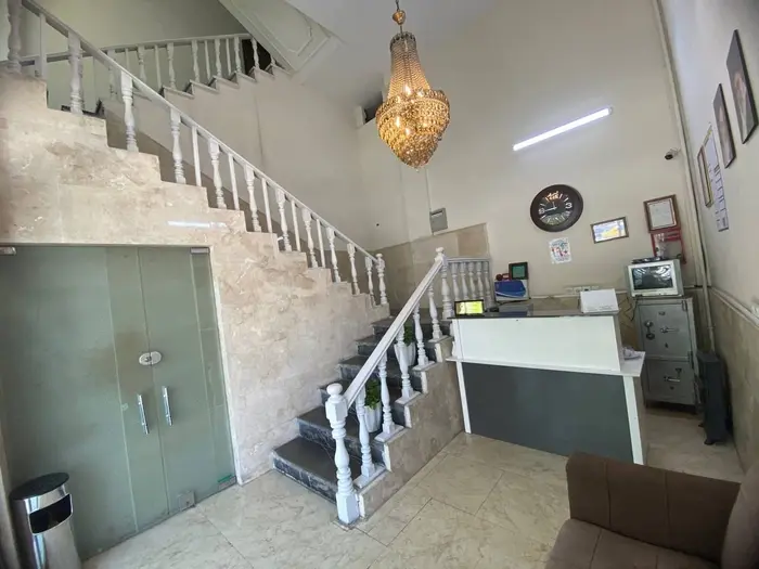 مسافرخانه سروش - واحد 103 - ورودی پذیرش