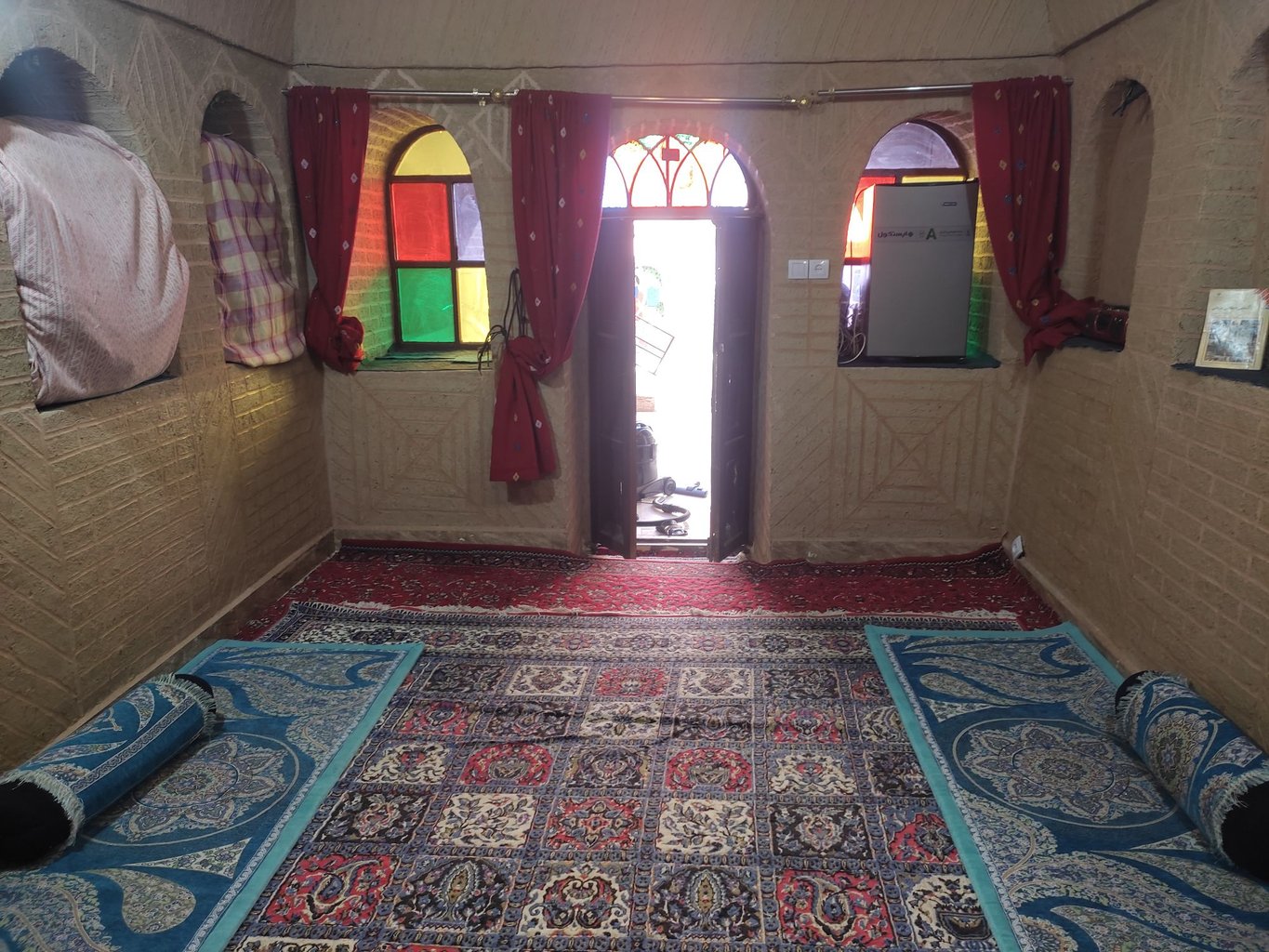 بوم گردی میرزا طاهر - واحد 6