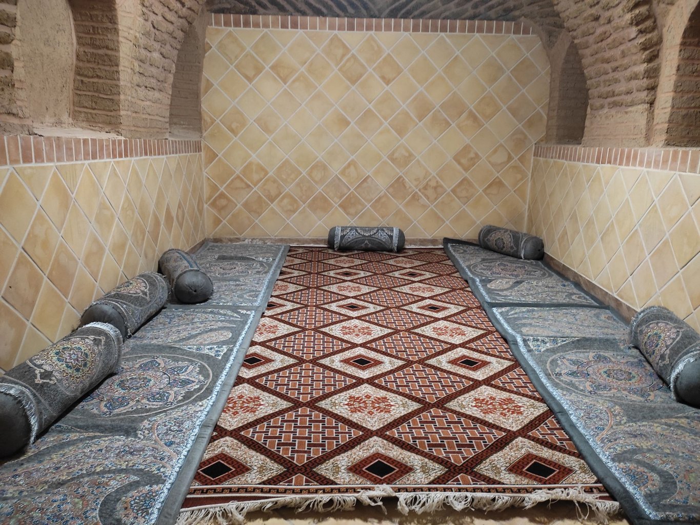 بومگردی میرزا طاهر - واحد 5