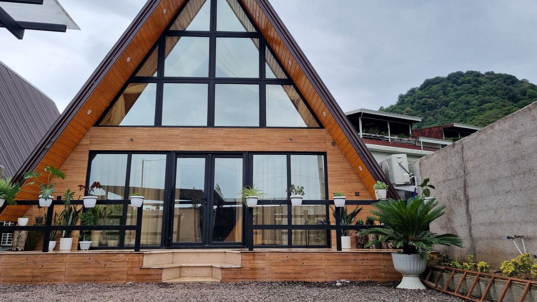 دوخوابه سوئیسی کیکا