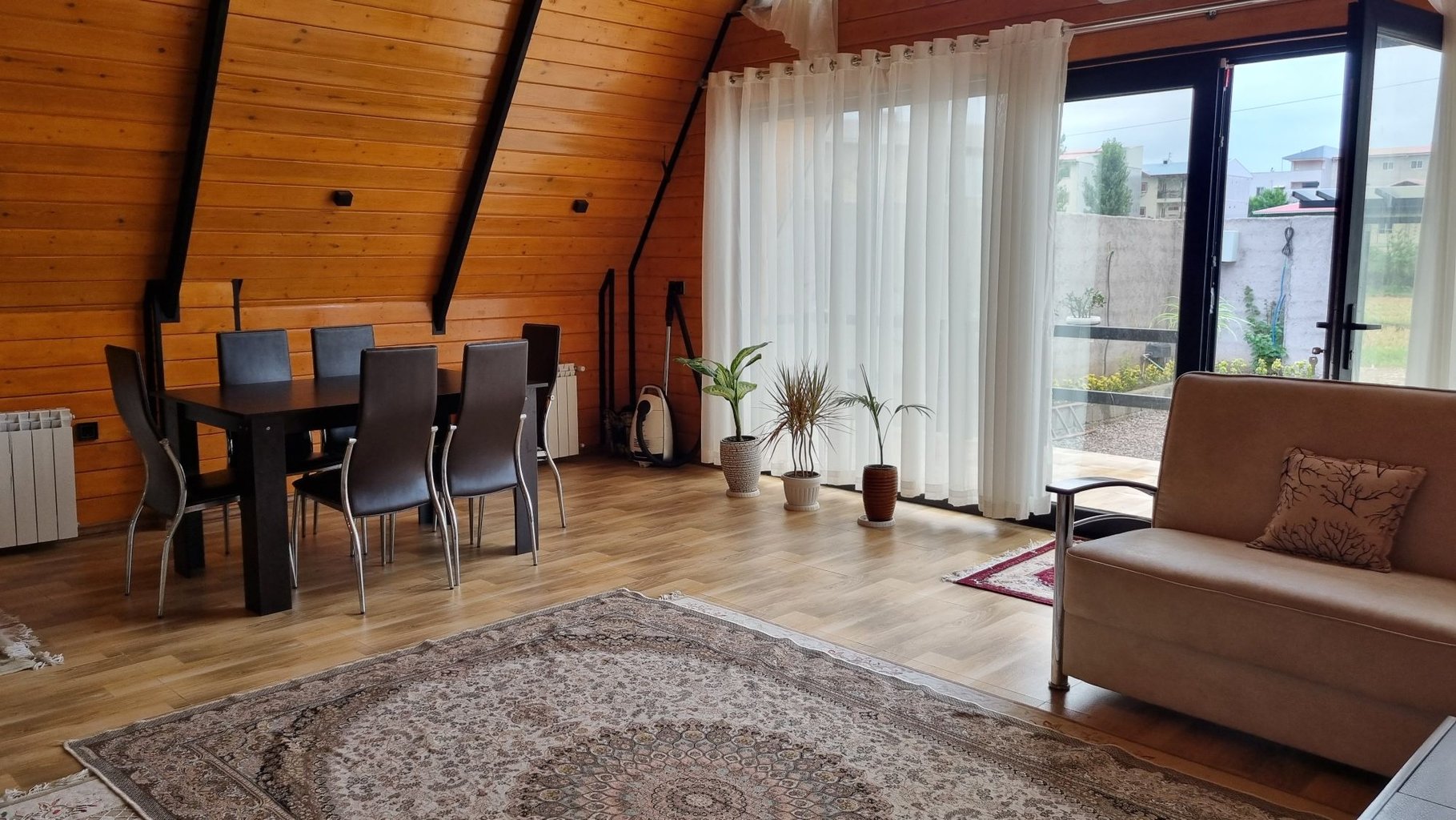 دوخوابه سوئیسی کیکا