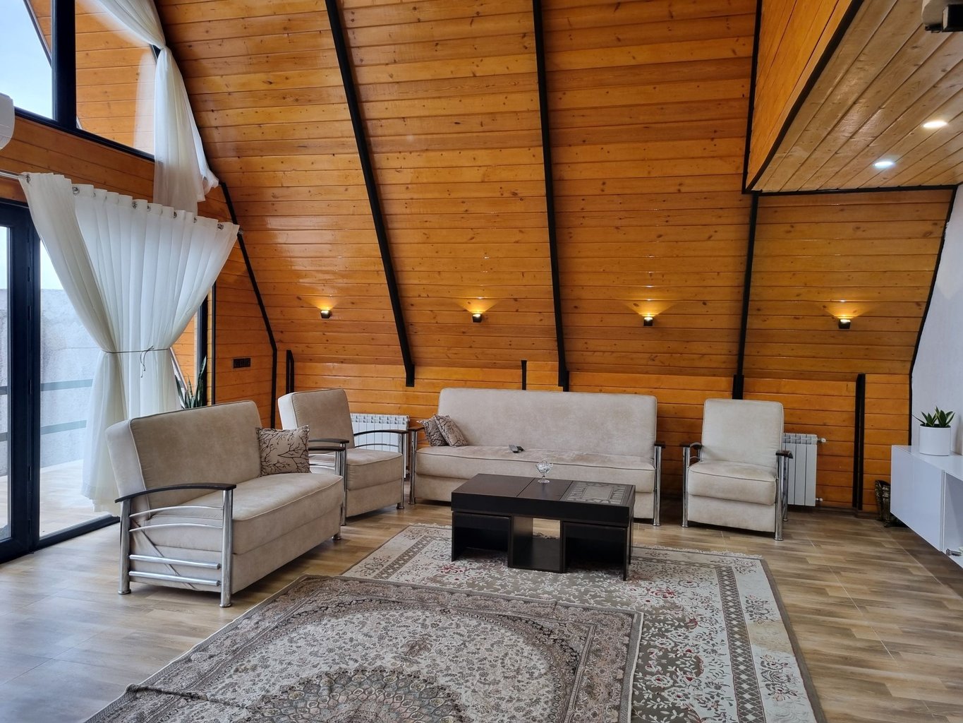 دوخوابه سوئیسی کیکا