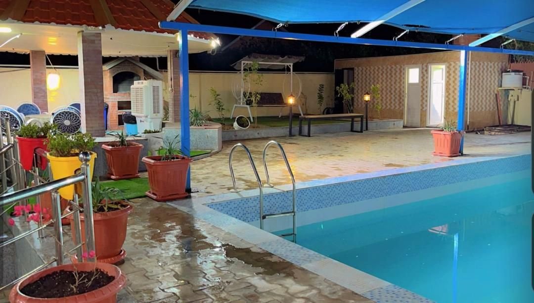 ویلا دوخوابه استخردار آبگرم شقایق قرمز