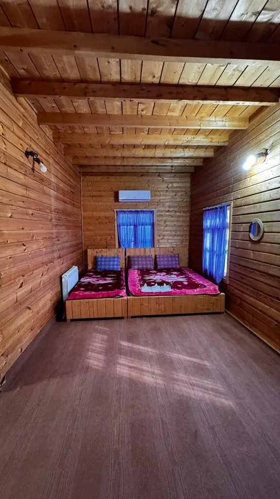 بوم گردی الماس سبز - واحد1