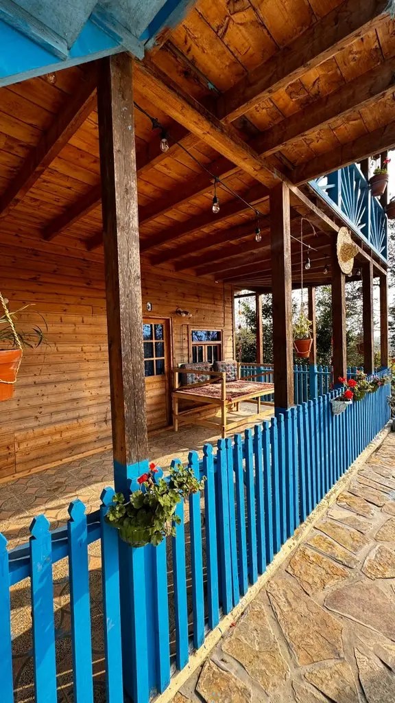 بوم گردی الماس سبز - واحد1