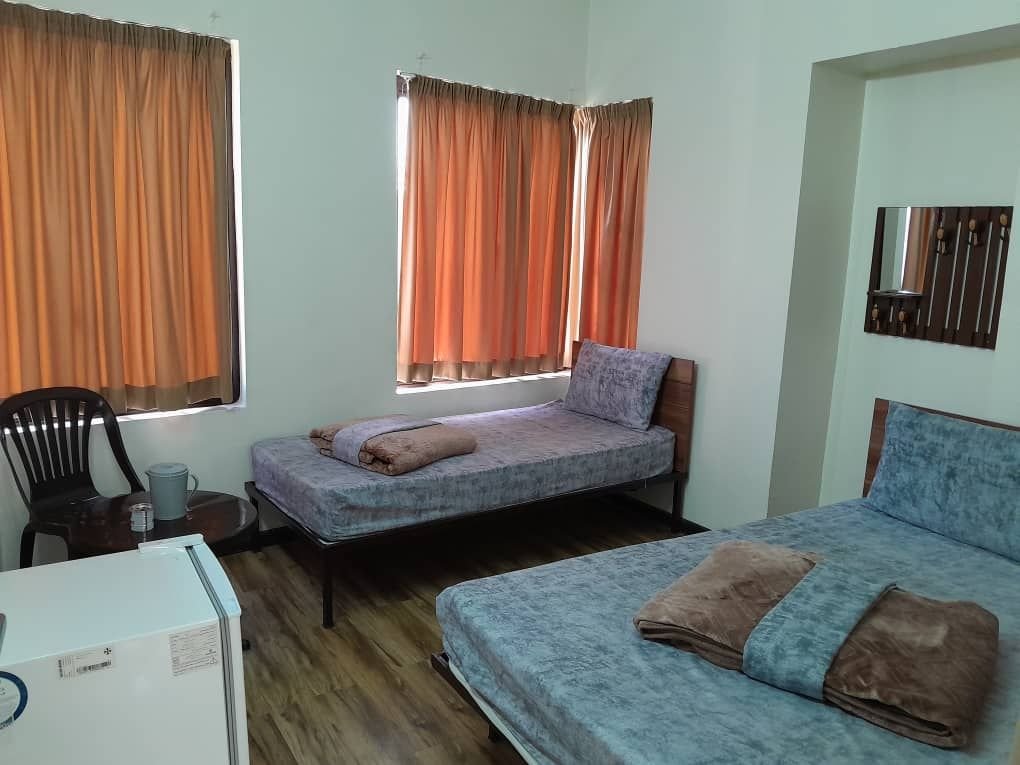 مسافرخانه فردوسی - واحد سه تخته 1