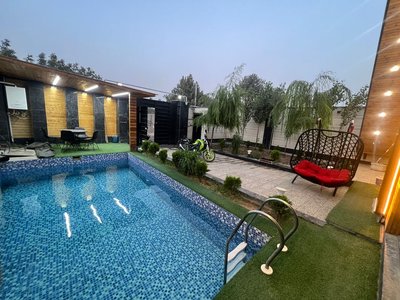 کلبه دوخوابه تریپلکس استخردار آبگرم آرمین