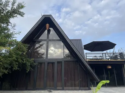 کلبه دوخوابه سوئیسی چوبی ژیمون