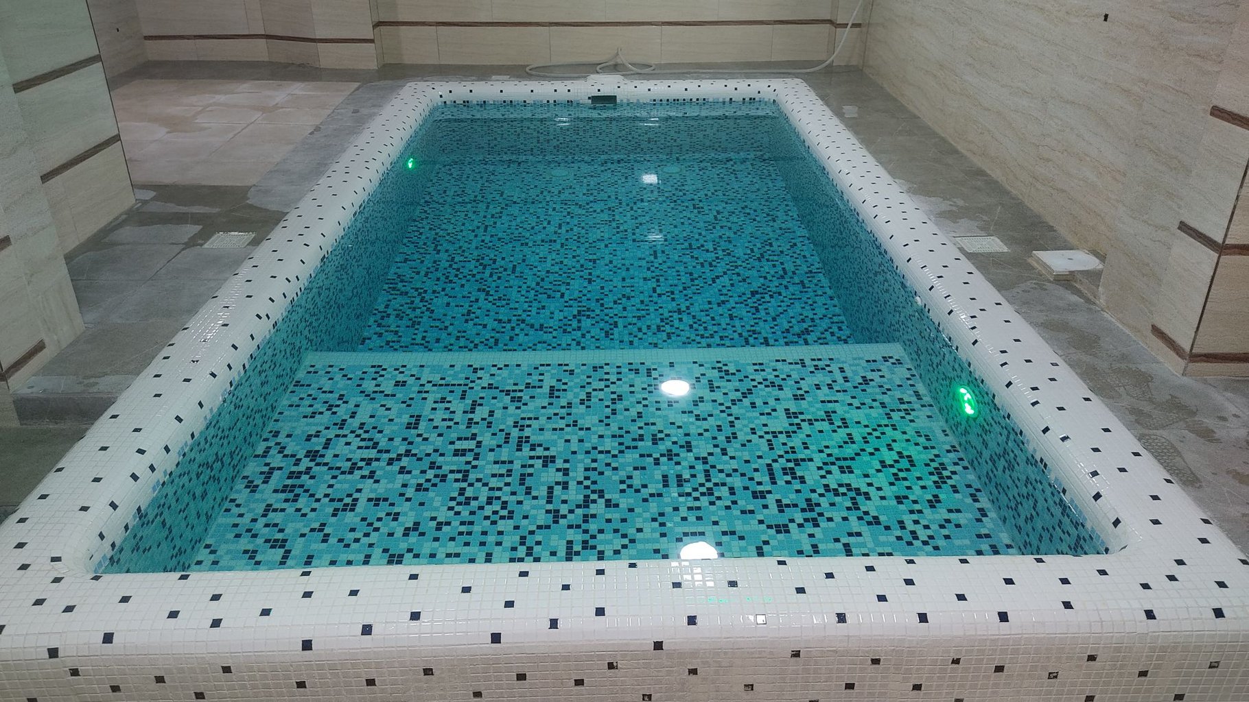 سه خوابه استخردار آبگرم کاسپین 2