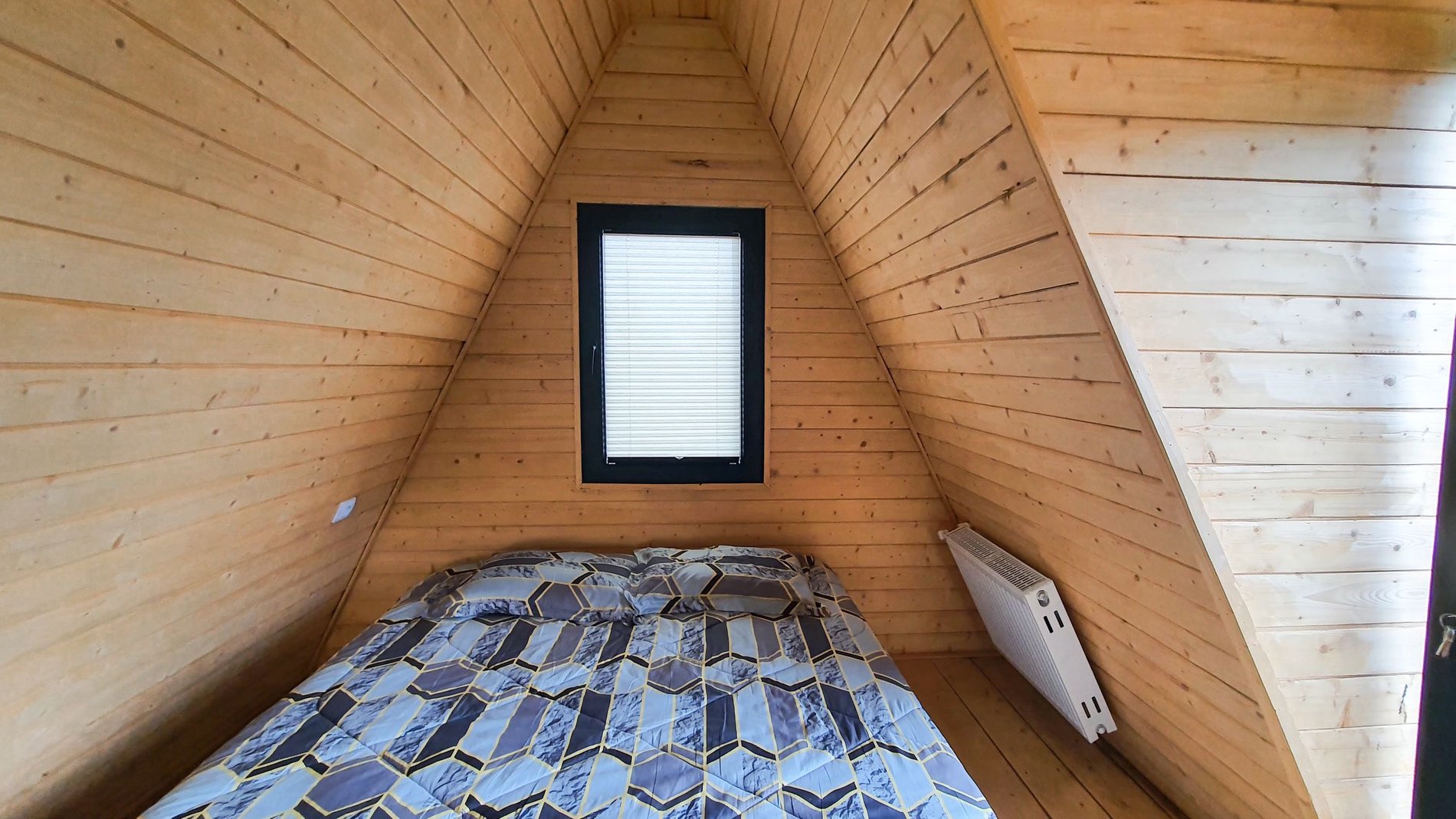 یک خوابه چوبی دارسو