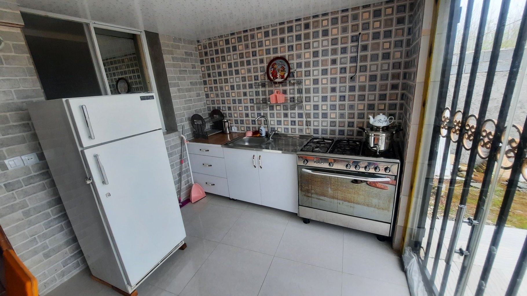 سوئیت فلت آناهیتا