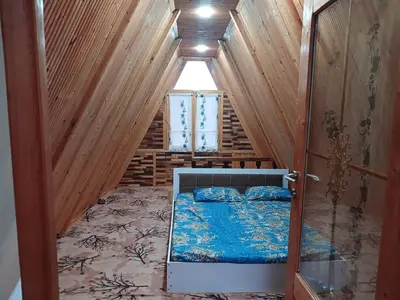 کلبه یک خوابه سوئیسی سیاهمرد ۱