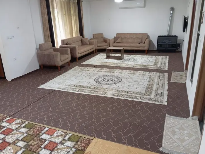 ویلا دوخوابه استخردار چهارفصل گلشید ۲ - حالتو پذیرایی