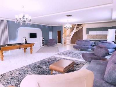 ویلا چهارخوابه استخردار آبگرم گلبرگ ۱