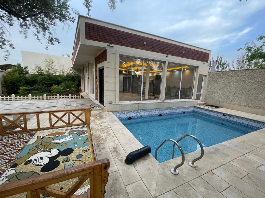 ویلا دوخوابه استخردار گل شرقی