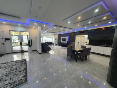 ویلا چهارخوابه استخردار آبگرم میخک