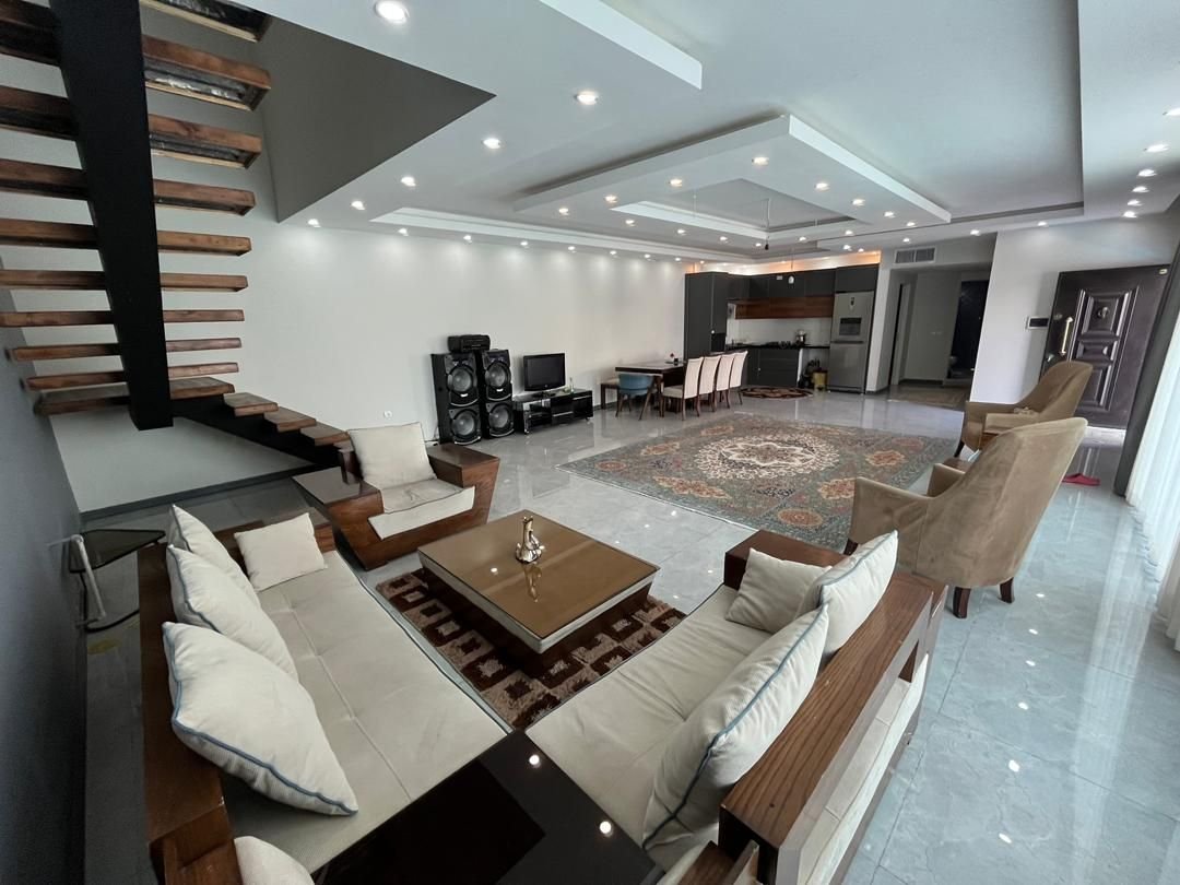 ویلا چهارخوابه استخردار آبگرم سپید