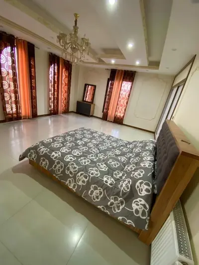 ویلا پنج خوابه تریبلکس استخردار آبگرم عمارت سفید