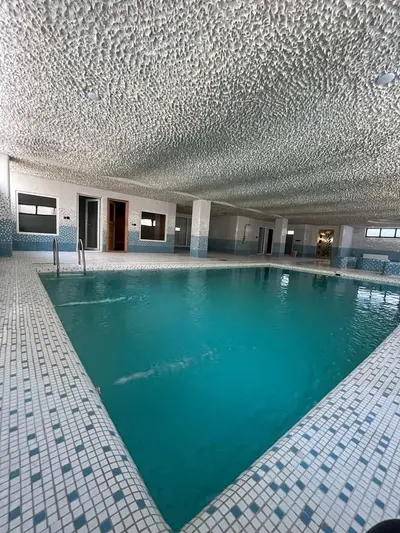 ویلا پنج خوابه تریبلکس استخردار آبگرم عمارت سفید