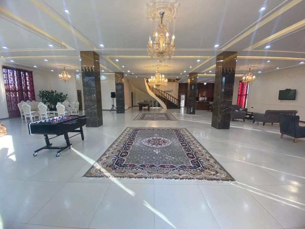 ویلا پنج خوابه تریبلکس استخردار آبگرم کاخ سفید