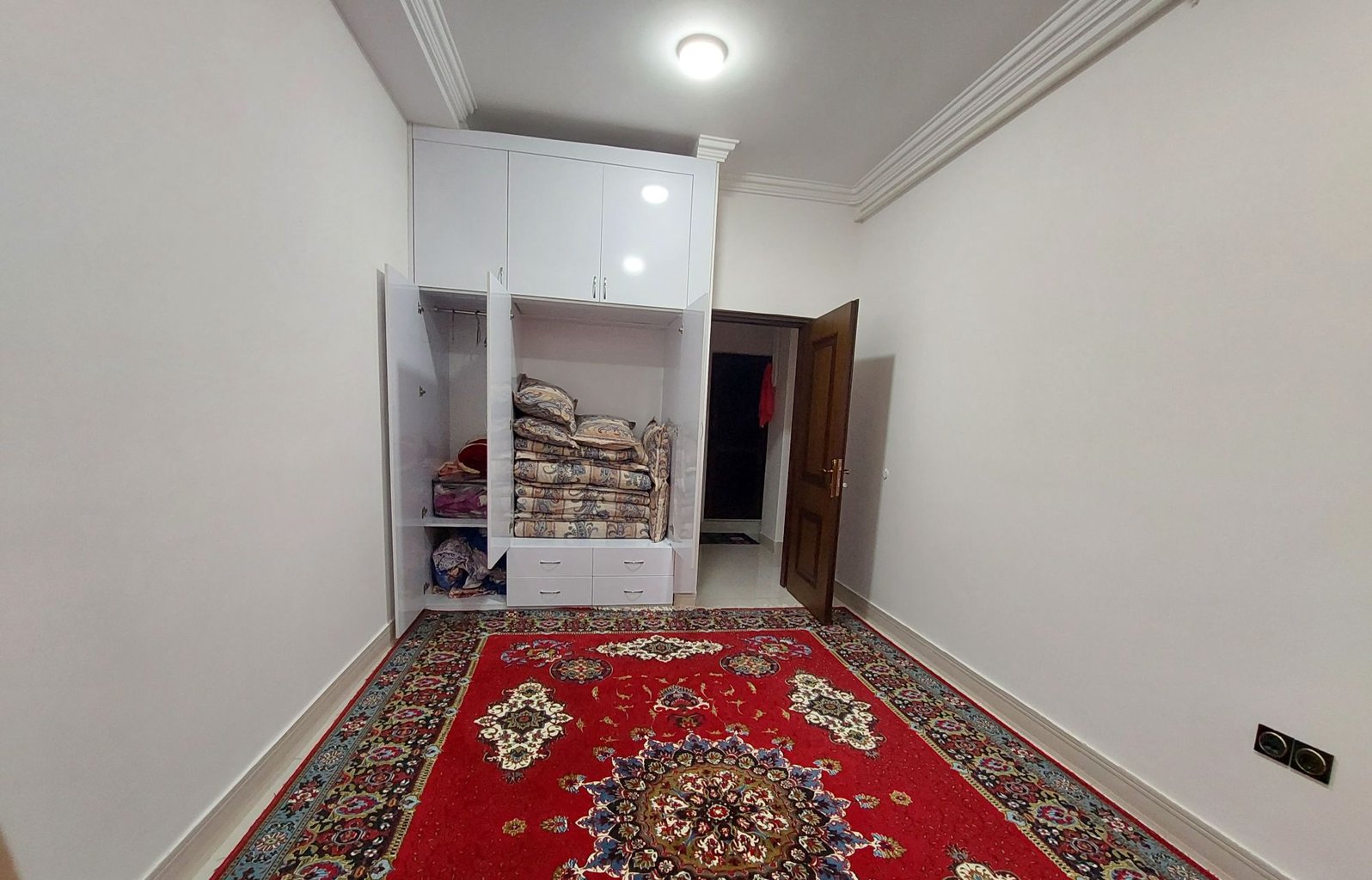 سوئیت دوخوابه روستایی افرا - اتاق خواب ۲