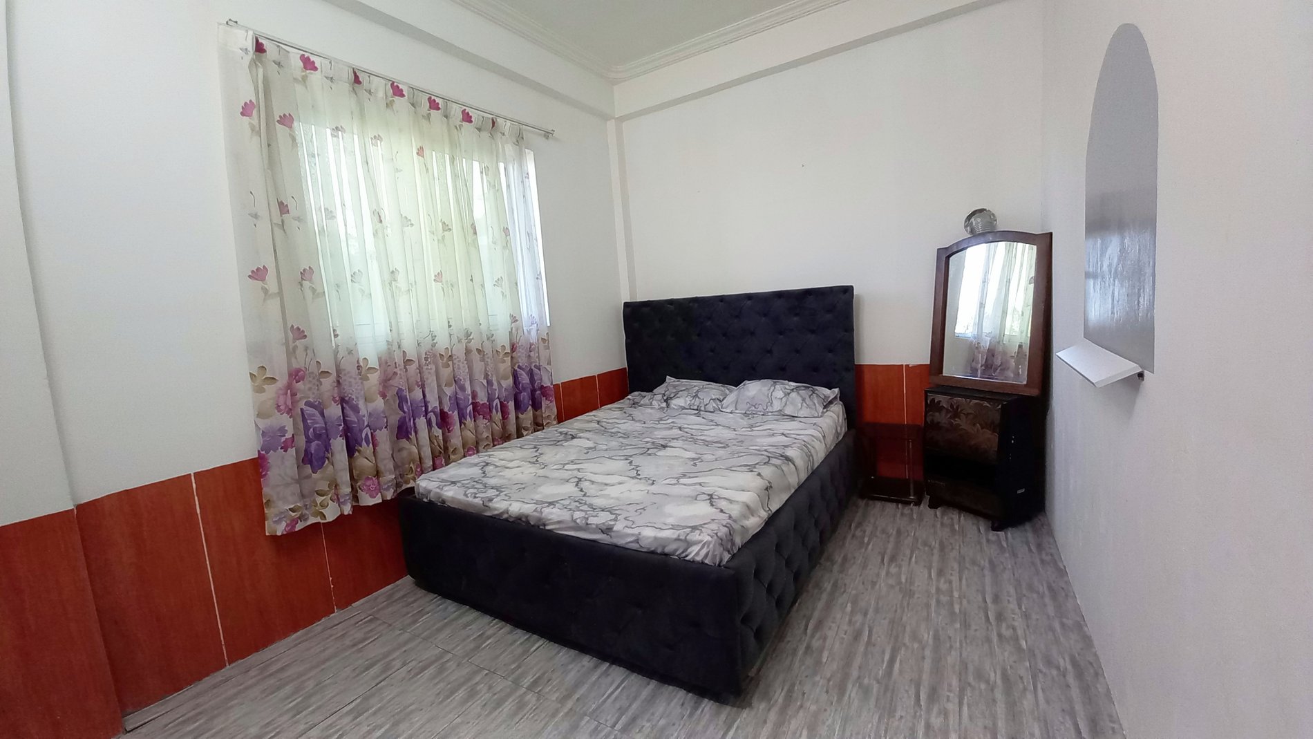 یک خوابه جنگلی بید مجنون