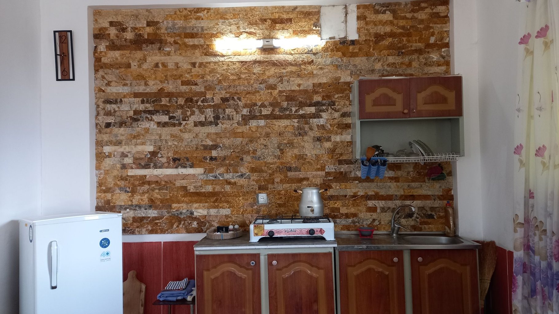 یک خوابه جنگلی بید مجنون